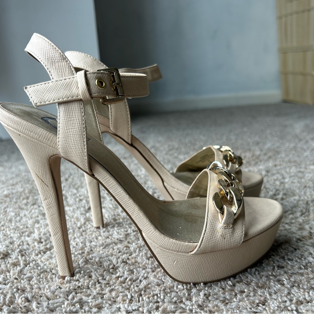G by Guess size 7 heels